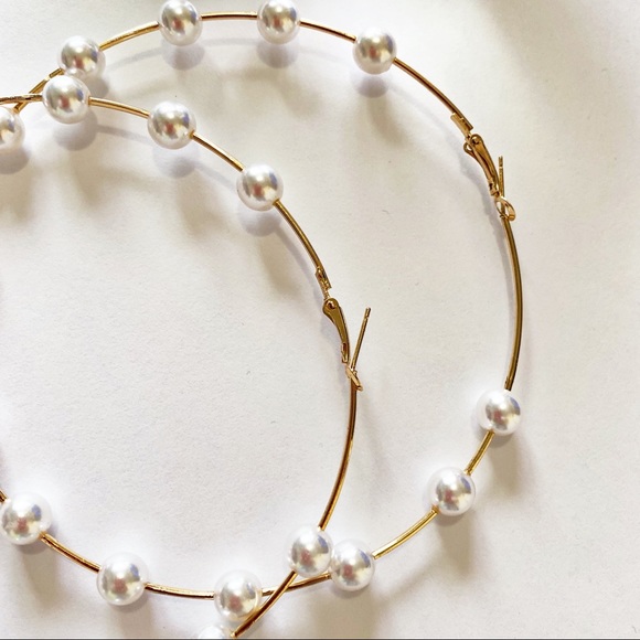 BEST SELLER🌟BOHO Chic BIG 4” Pearl Gold Hoops - Picture 3 of 11